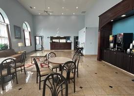 Days Inn & Suites by Wyndham Columbia Airport 3
