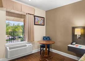Econo Lodge Inn & Suites Lugoff 5