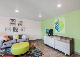 WoodSpring Suites Chicago Addison 4