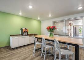 WoodSpring Suites Chicago Midway 4