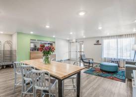 WoodSpring Suites Chicago Midway 5