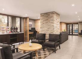 Country Inn & Suites by Radisson, Williamsburg East Busch Gardens , VA 3