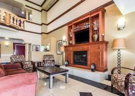 Comfort Suites Bakersfield 2