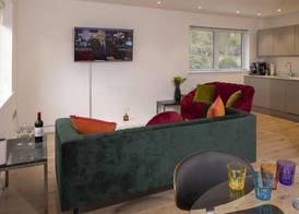 CH Apt 11 2bed in Bath 4