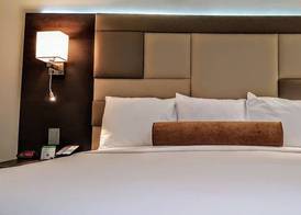 Hotel Xilo Glendale 4