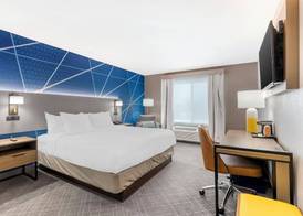 Comfort Inn & Suites 3
