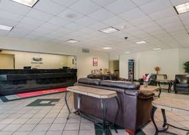 Econo Lodge Inn & Suites Chambersburg Central 4