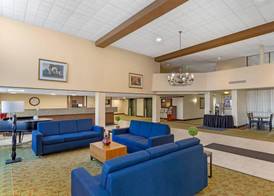 MainStay Suites Lansing West 4