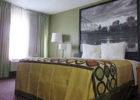 Super 8 by Wyndham New Cumberland 5