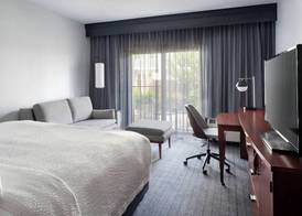 Courtyard by Marriott West Palm Beach 3