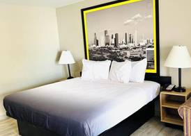 Super 8 by Wyndham Corpus Christi 3