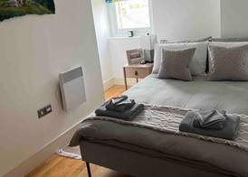 Stylish Studio Flat Near Central London 2