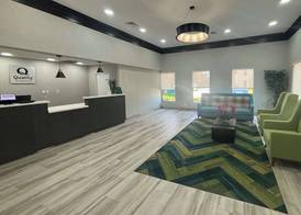 Quality Inn & Suites at Airport Blvd I-65 4