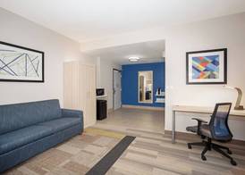 Holiday Inn Express & Suites PHOENIX - GLENDALE SPORTS DIST by IHG 5