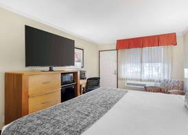 Best Western Plus Ontario Airport & Convention Center 5