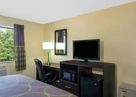 Super 8 by Wyndham Marietta 5