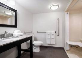 Garner Hotel Topeka West by IHG 4