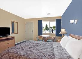 Days Inn by Wyndham Seattle North of Downtown 2