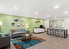 WoodSpring Suites Denver Commerce City 5