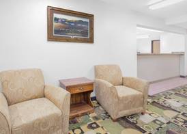 Super 8 by Wyndham Independence IA 2