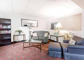Days Inn by Wyndham Cedar Falls- University Plaza 4