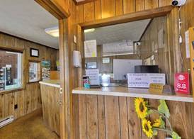 Knob Hill Motor Lodge 2