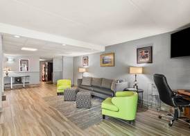 Quality Inn Harpers Ferry - Charles Town 2