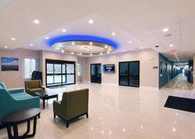 Days Inn & Suites by Wyndham Tomball Houston NW 2