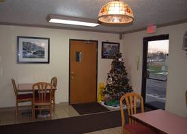 Super 8 by Wyndham Saginaw 4