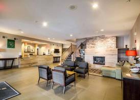 Country Inn & Suites by Radisson, Fond du Lac, WI 2