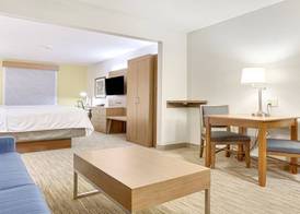Holiday Inn Express & Suites PORTLAND by IHG 3
