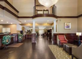 Comfort Suites Near University 5
