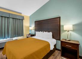 Econo Lodge Inn & Suites Eau Claire South 5
