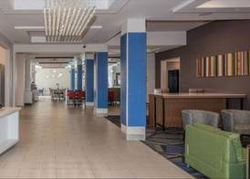 Holiday Inn Express & Suites HOUSTON-ALVIN by IHG 3