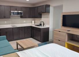 Days Inn by Wyndham Champaign/Urbana 5