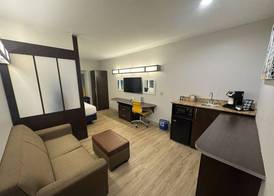 Microtel Inn & Suites by Wyndham Wheeling at The Highlands 4