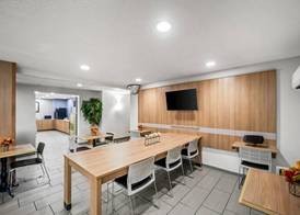 Microtel Inn by Wyndham Greensboro 4