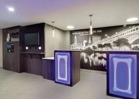 La Quinta Inn & Suites by Wyndham Cleveland Airport West 2