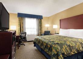 Travelodge by Wyndham Oshawa Whitby 5