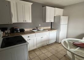 Ozark Inn & Suites 4