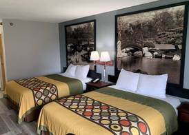 Super 8 by Wyndham Chenoa 4