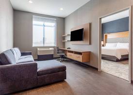 Holiday Inn & Suites CEDAR FALLS-WATERLOO EVENT CTR by IHG 4