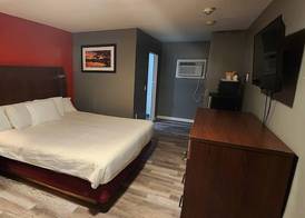 Nashoba Valley Inn & Suites 2