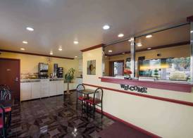Americas Best Value Inn Buda 4