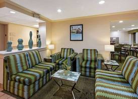 La Quinta Inn & Suites by Wyndham Sawgrass 2