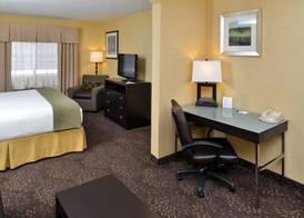 Holiday Inn Express & Suites CHARLOTTE by IHG 5