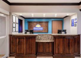 Days Inn by Wyndham Baton Rouge I-10 3