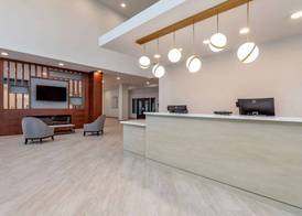 Comfort Suites Cottage Grove-Madison 2