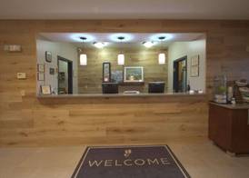 Country Inn & Suites by Radisson, Moline Airport 3