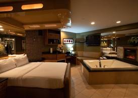 The Champagne Lodge & Luxury Suites 5